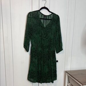 Aritzia Babaton Green 1/2 Sleeve Dress - Snakeskin Python - 100% silk - US small